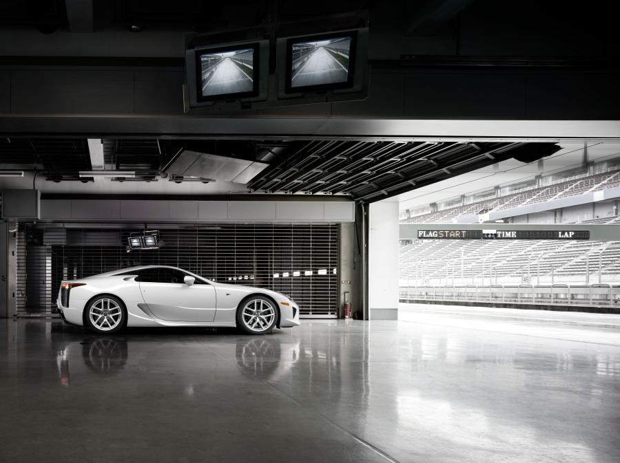  Lexus LF-A 2010 года  (фото 40 из 213)